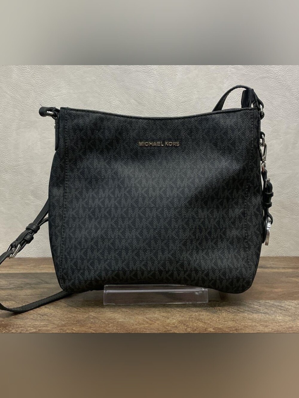 Michael Kors Black Signature Monogram Crossbody Bag Medium Euc